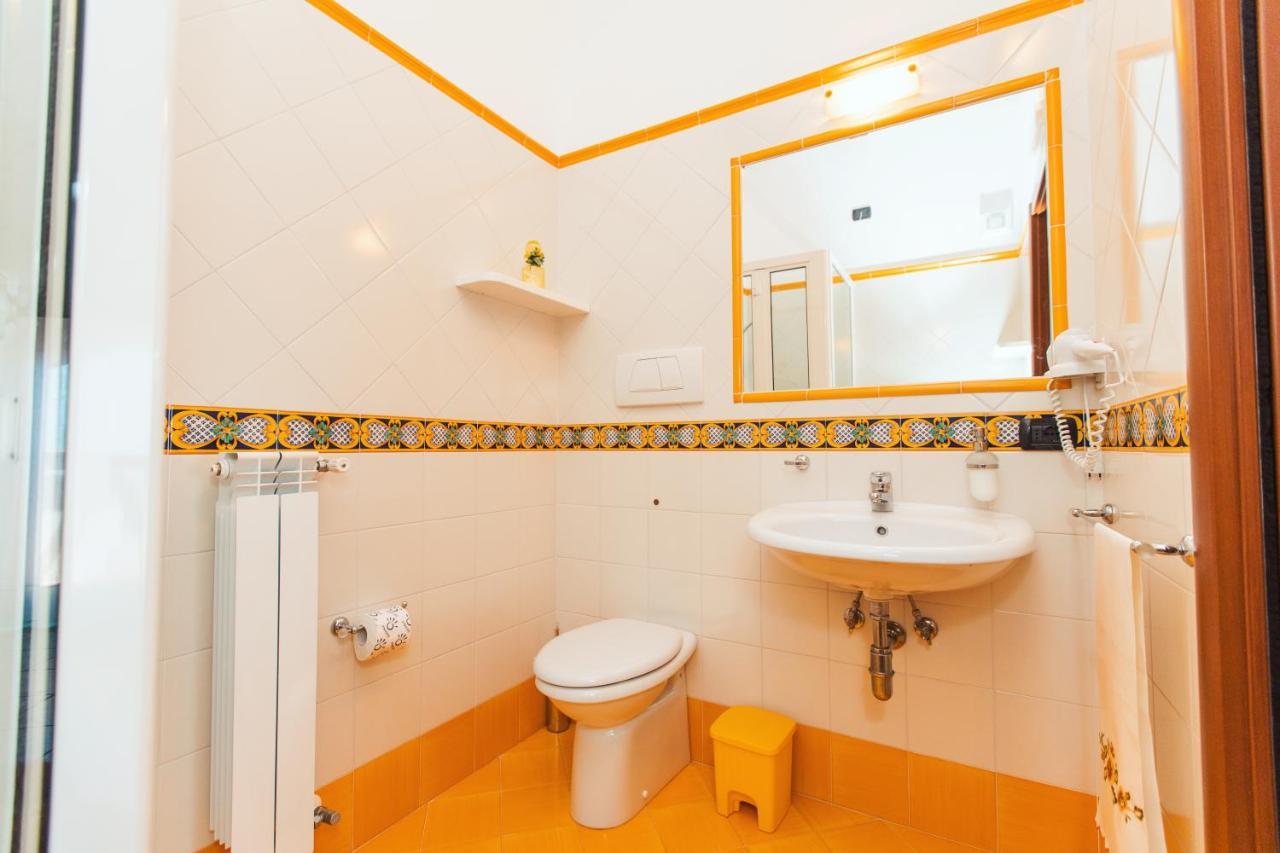 Roccia Fiorita Hotel Furore Bagian luar foto